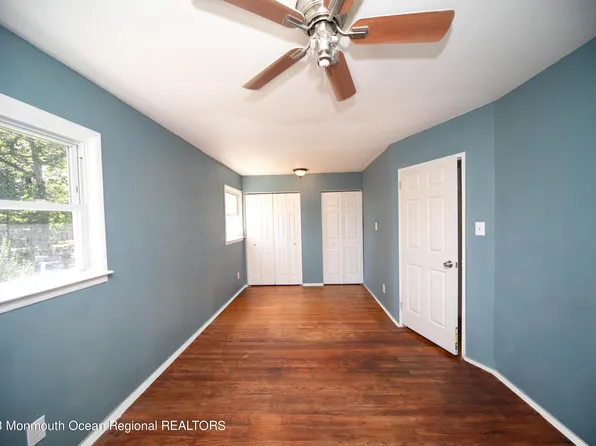 8 SPRUCE BOULEVARD, BROWNS MILLS, NJ 08015