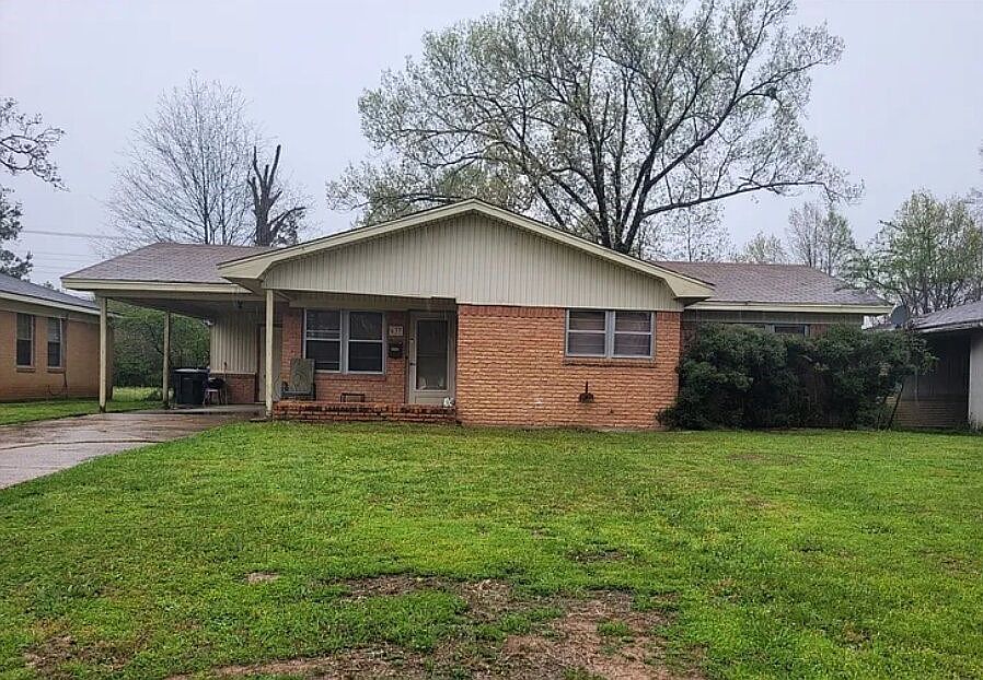 1st image of 637 Woodmont Pl