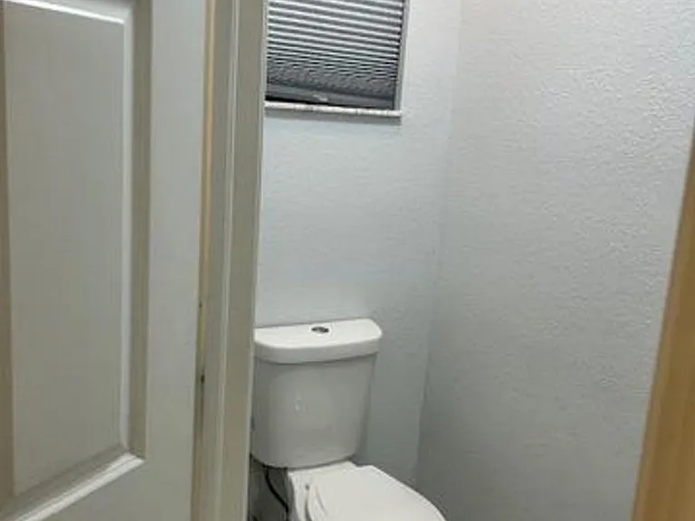 1305 Lucaya Dr — Photo 19