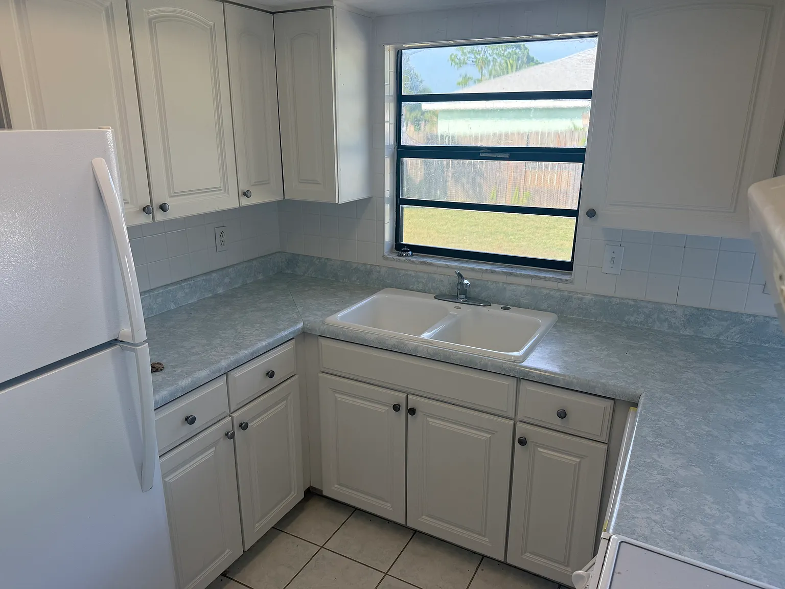 2 bed, 1194 sqft, $1,900 — Photo 3