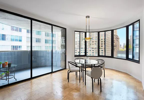 5th image of 44 W 62nd St APT 10C