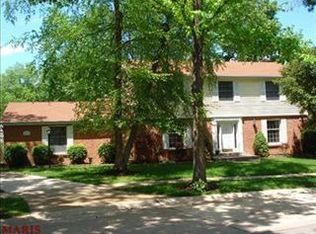 15523 Century Lake Dr, Chesterfield, MO 63017