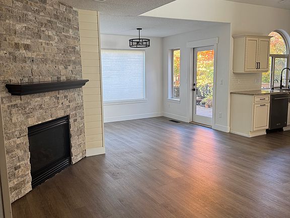 5th image of 15715 SE Flavel Dr