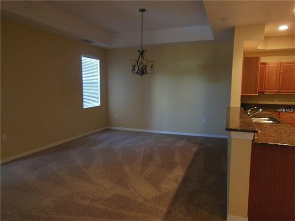 4th image of 618 Wells Ct Unit 302