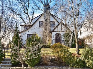 19 Spruce Rd, Larchmont, NY 10538