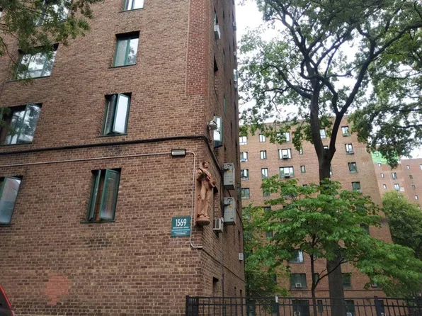 1569 Metropolitan Ave APT 5C, Bronx, NY 10462