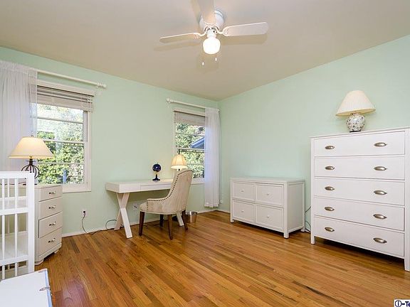 5th image of 4901 La Crescenta Ave