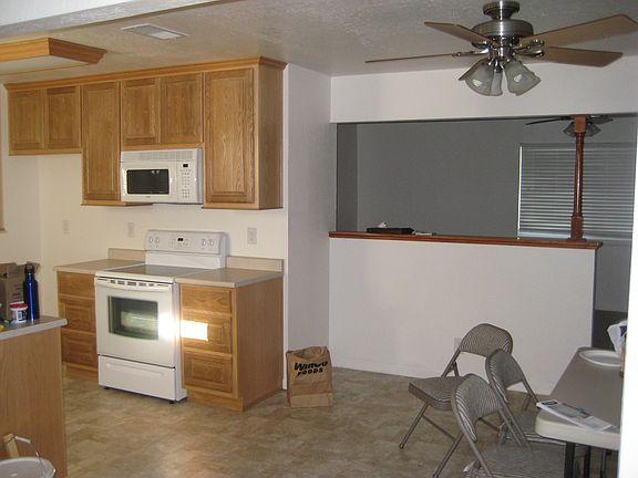 5th image of 690 S Orchard Ave