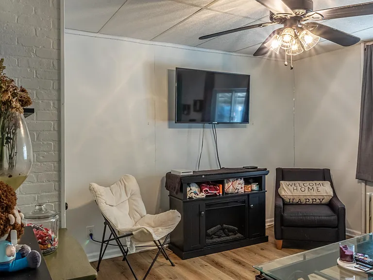 5225 Keystone St — Photo 4