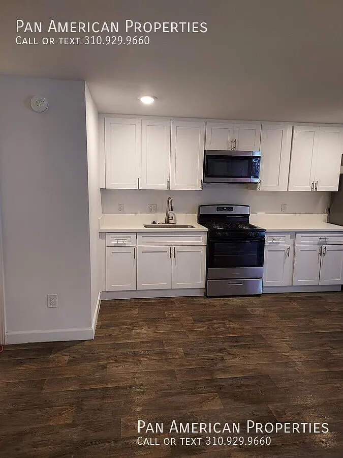 Studio, 500 sqft, $1,995 — Photo 3