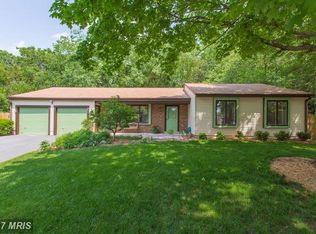 404 Hillwood Ct, Herndon, VA 20170