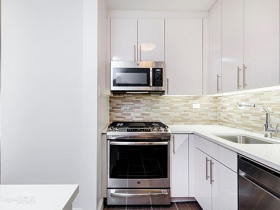 4th image of 300 E 40th St APT 5P