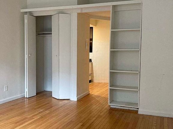 5th image of 424 W 57th St #203