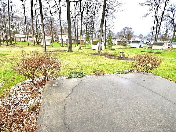 3rd image of 169 Maple Leaf Dr