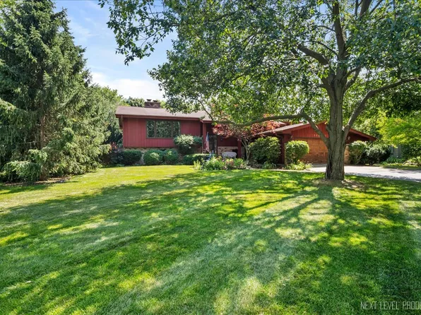 28W671 Townline Rd, Warrenville, IL 60555