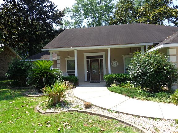 5th image of 1917 Hemlock Dr