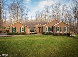 7201 Twelve Oaks Dr, Fairfax Station, VA 22039