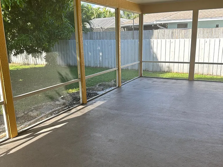 2426 SE Addison St — Photo 28