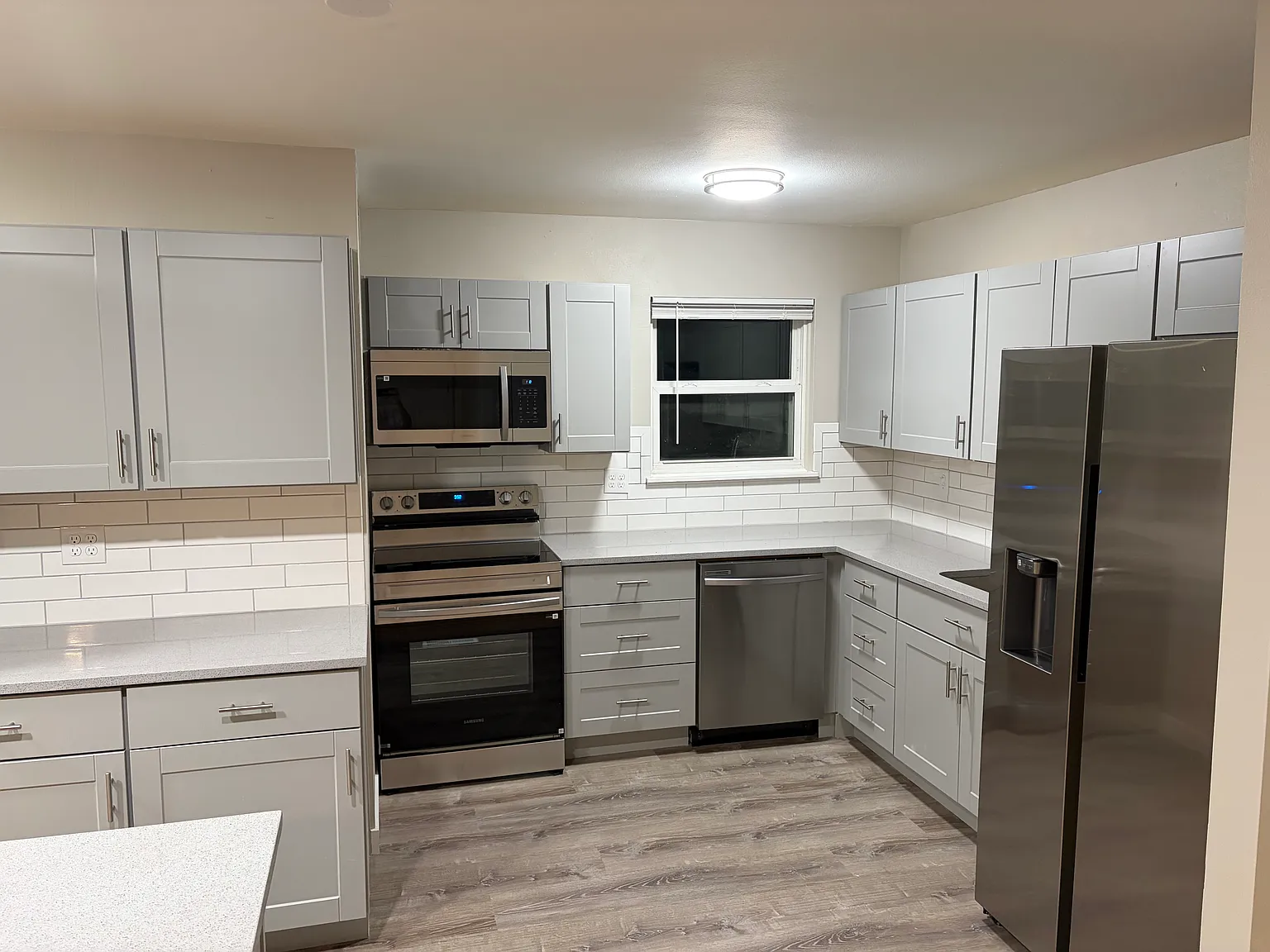 3 bed, 980 sqft, $1,845 — Photo 3
