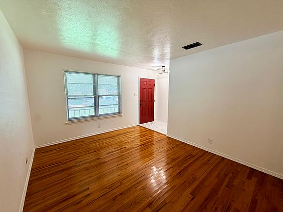 3rd image of 619 Caladium Dr #A
