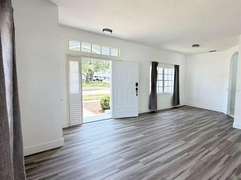 906 Berwick Dr — Photo 67