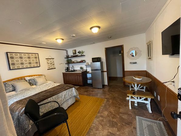 1355 E Main St #6