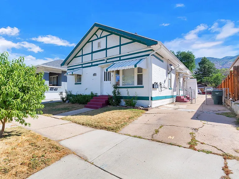 2340 Eccles Ave — Photo 13