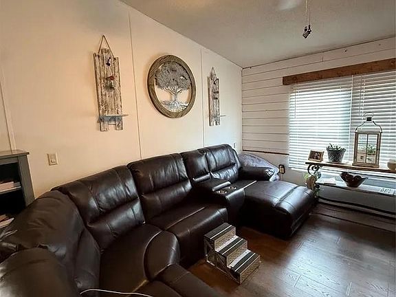 5th image of 5141 Goldfinch Ct