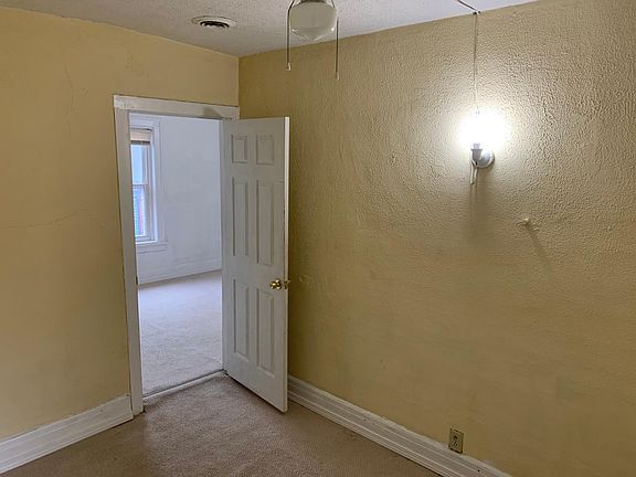 ROOM 2