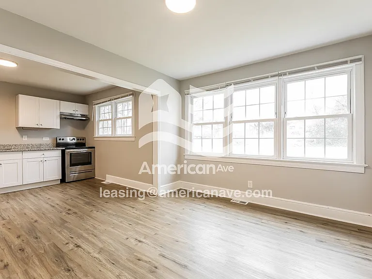 1325015_006_dining_room_6.jpg