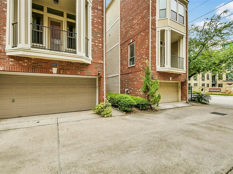 1607 W Dallas St #A — Photo 29