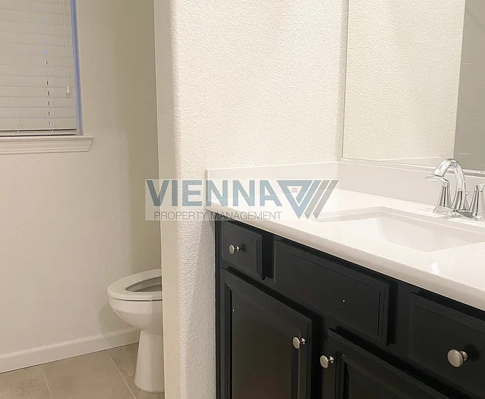 1052 Essington Ln — Photo 22