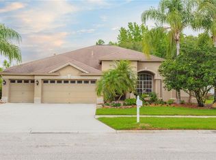 18004 Royal Forest Dr, Tampa, FL 33647