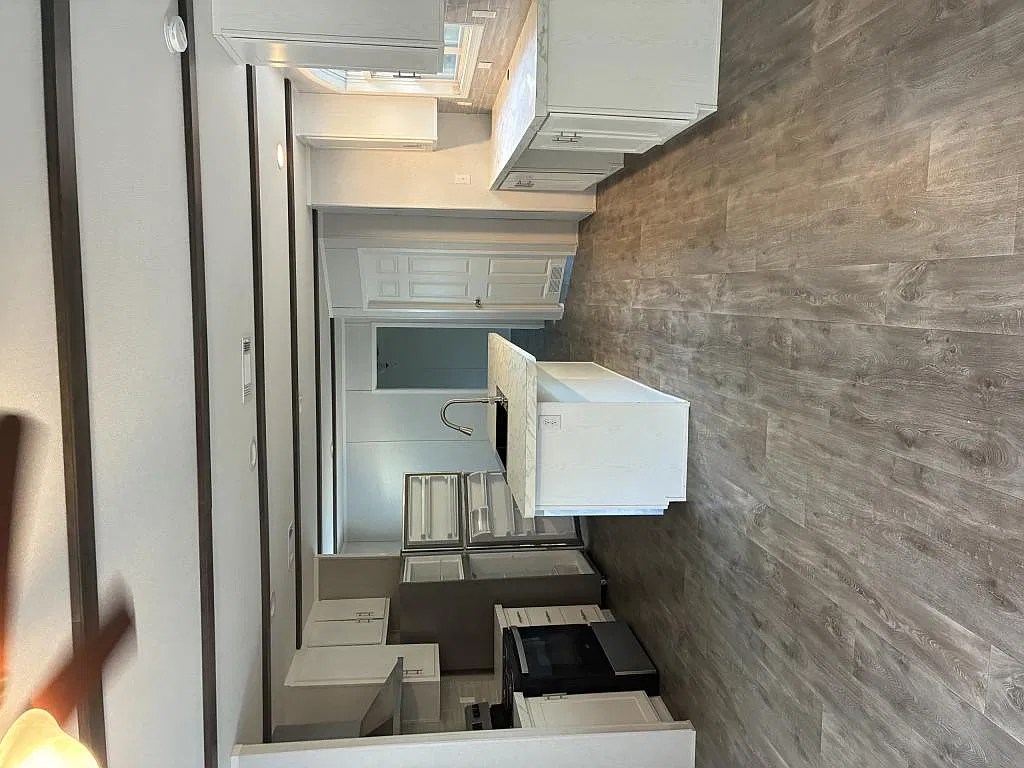 208 Logan Ln — Photo 4