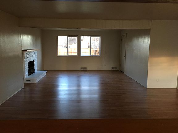4th image of 2118 Symons St