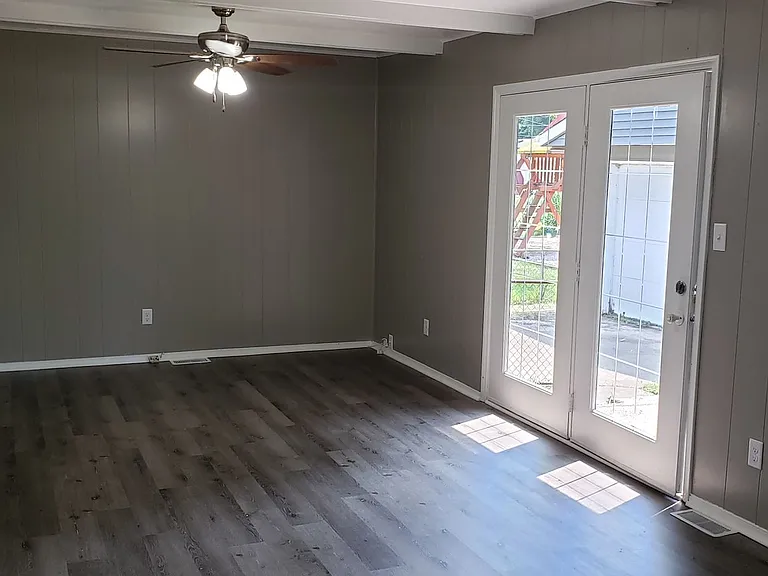 1501 W Blvd — Photo 14