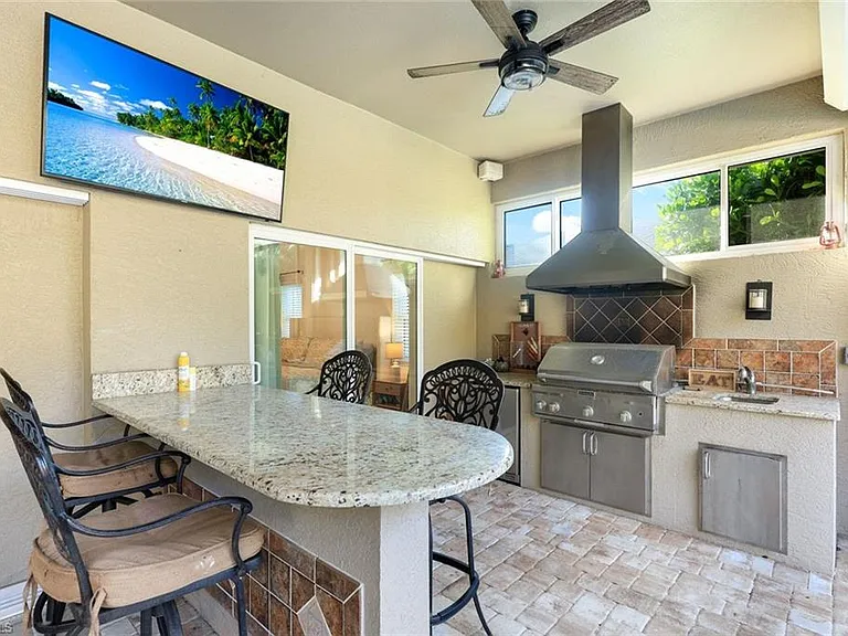 7500 Woodland Bend Cir — Photo 25