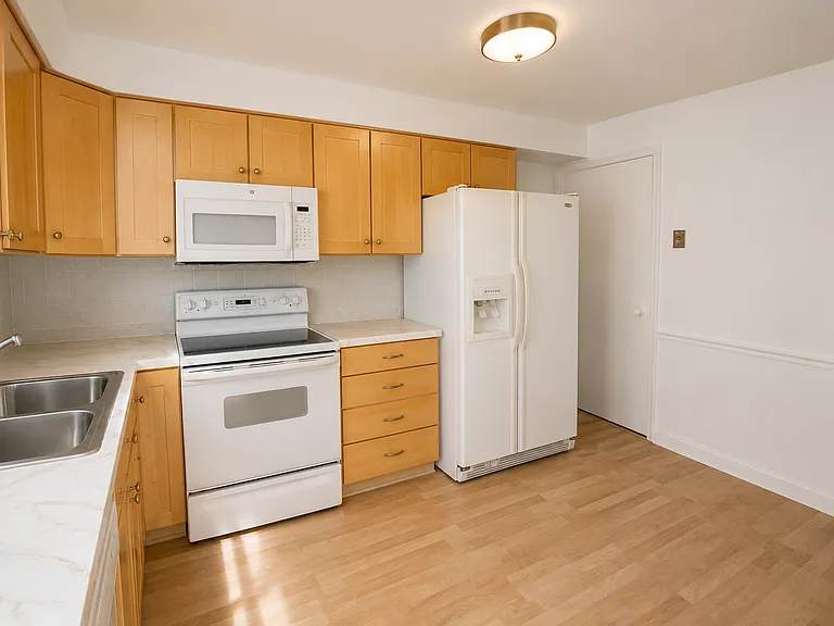 60 Prestwick Dr #60 — Photo 11