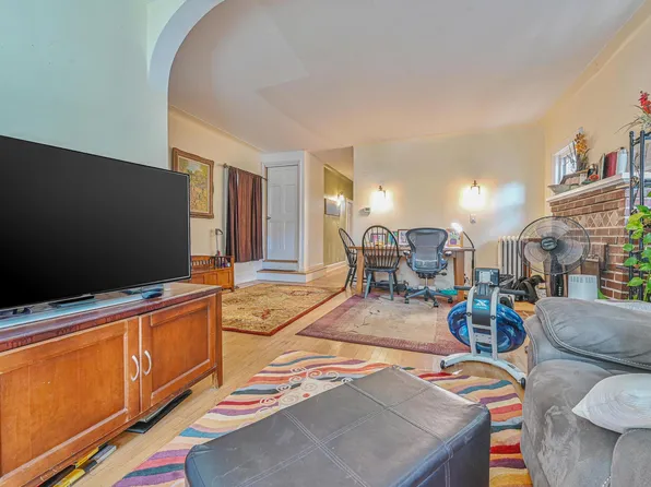 84-17 Chapin Parkway image 4 of 31