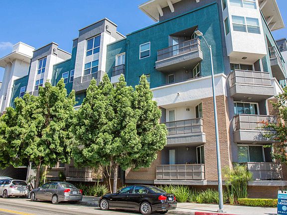 Artisan on 2nd Apartments Building