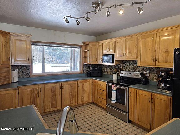 3rd image of 606 Faa Rd