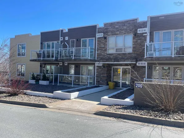 200 Crown Dr #707, Halifax, NS B3N 0B1