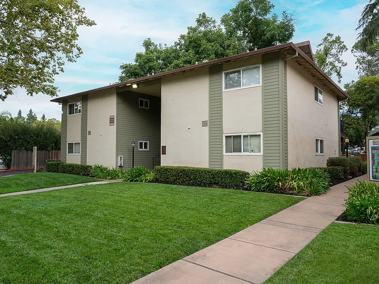 The Villas at Fair Oaks — Photo 26
