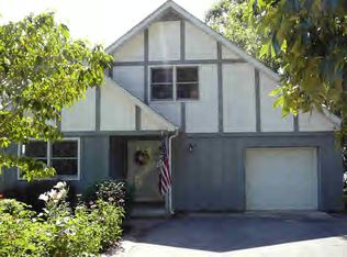 110 Lakeside Dr, Danville, IL