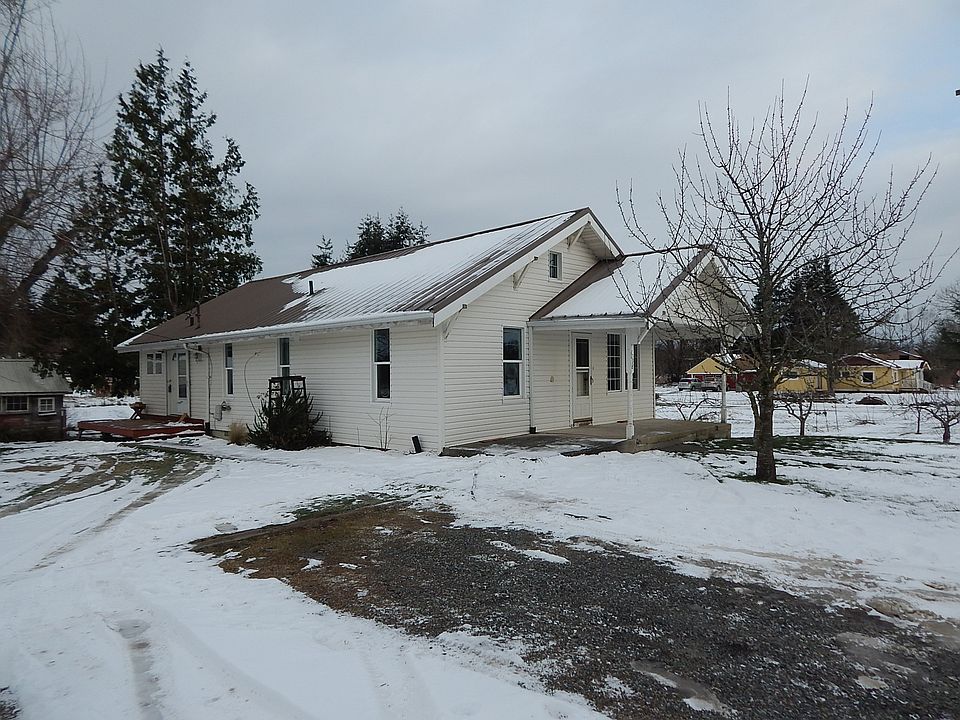 3BR, 2BA home on shy 6 acres