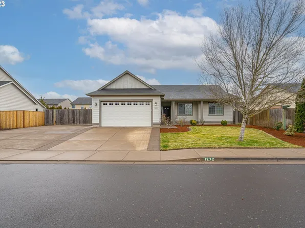 1272 Cloudmont Dr, Junction City, OR 97448