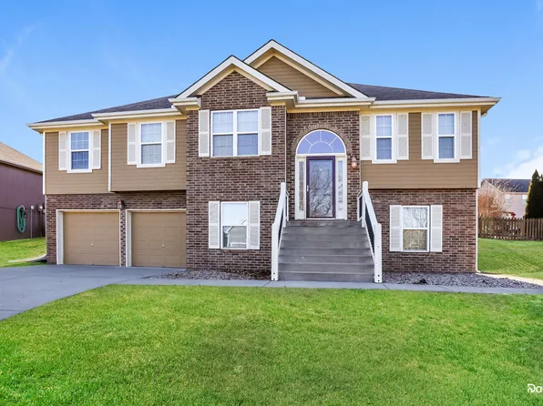 11020 N Laurel Ave, Kansas City, MO 64157