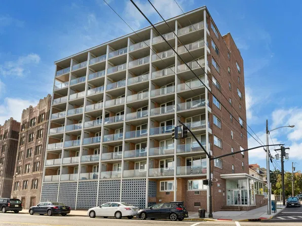 899 Blvd East image 1 of 31