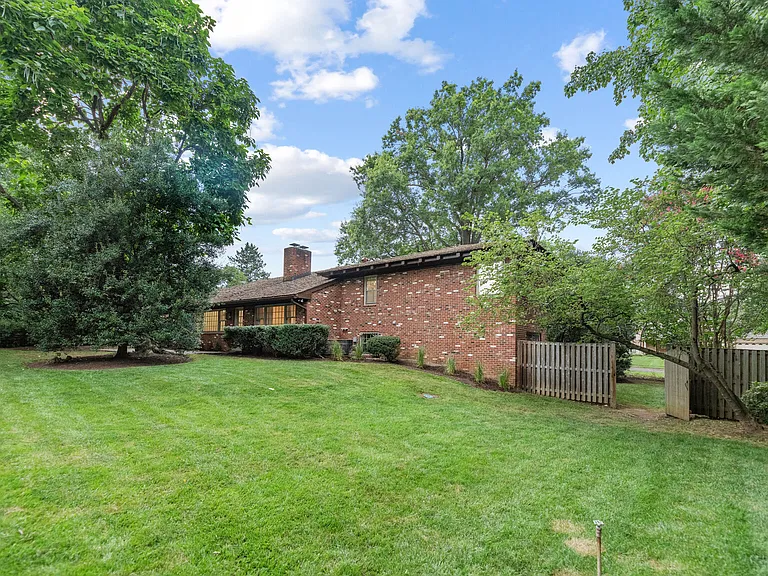 6313 Stoneham Ln — Photo 33
