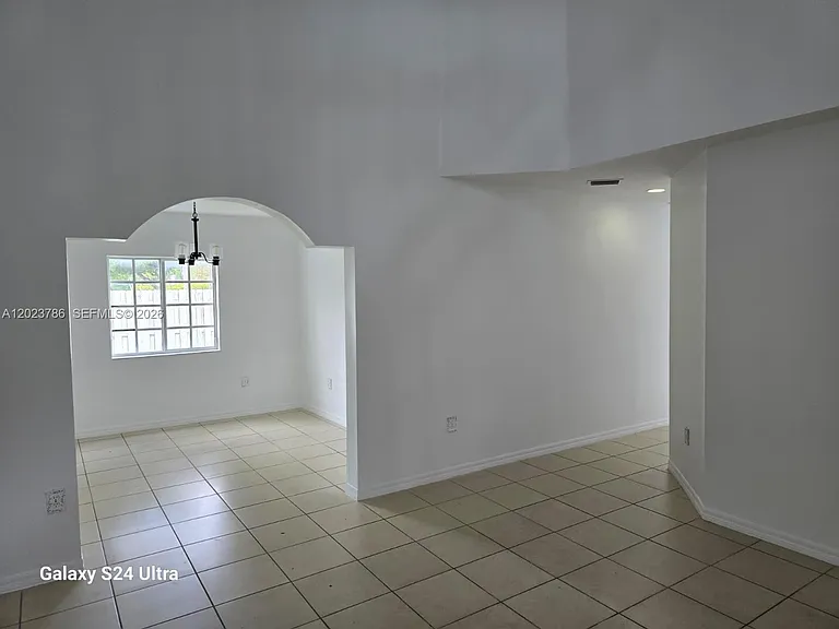 13658 SW 142nd Ter — Photo 6
